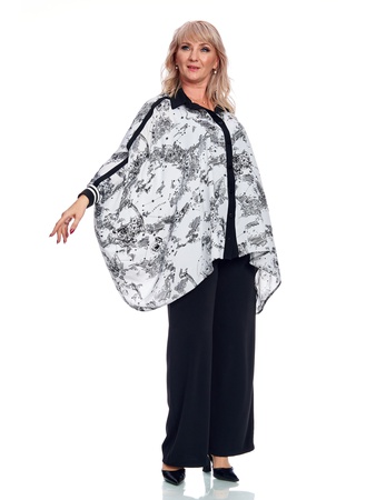 Брючный костюм с комбинированной отделкой