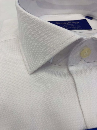 Erkeklerin gömlekleri