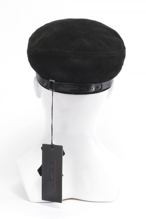 Кепка из замши 65111