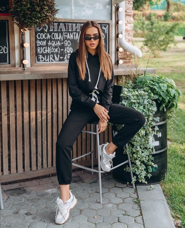 Spor giyim. Eşofman, tişört, sweatshirt, pantolon