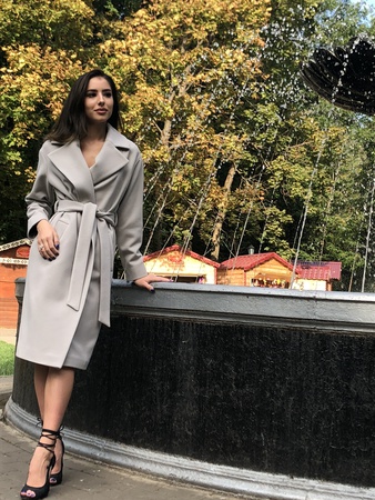 Женское пальто и костюмы