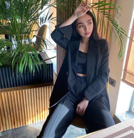 Костюм с жакетом прямого кроя