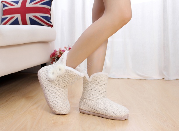 Угги с медальонами из натурального меха L-203