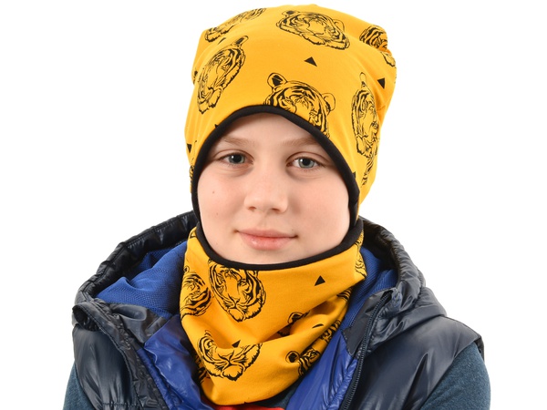 Eşarplı örme bebek şapkaları