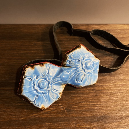 Керамическая Галстук-Бабочка №1. Золото на голубом.