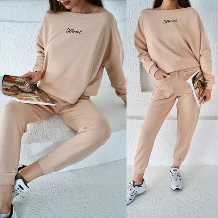 Спортивный костюм