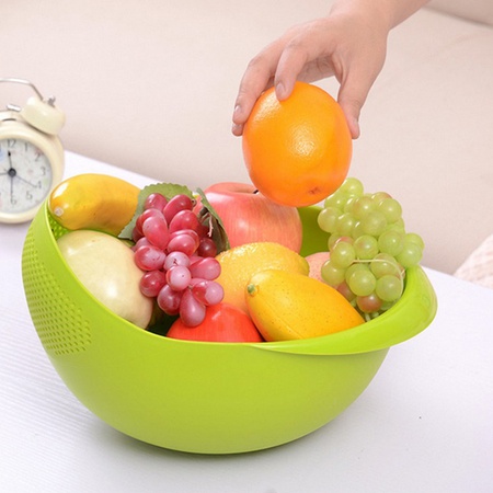 Suyu boşaltmak için delikli pirinç ve tahılları yıkamak için kase