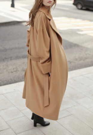 Şal yakalı, omzu açık anvelop ceket