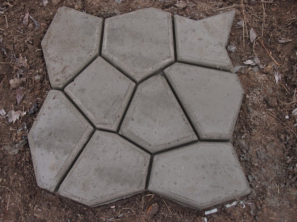 Bahçe yolu için plastik kalıp Kale Taşı 60x60x6 cm