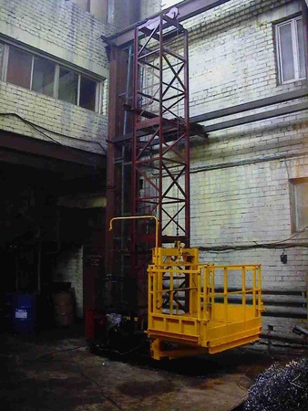 Строительный мачтовый подъемник ПМГ г/п 1000 кг