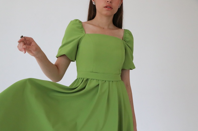 Зеленое платье аля Белоснежка