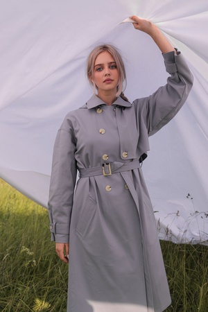 aşağı ceketler, tulumlar, parkalar, trençkotlar, pançolar, yağmurluklar, kürk mantolar, kabanlar, şapkalar