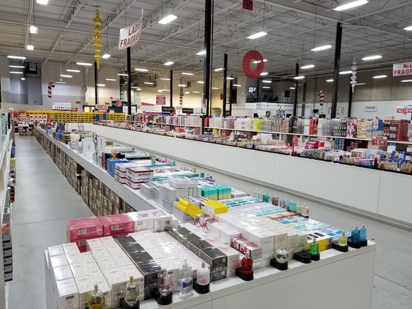 Оптовые роскошные нишевые духи, косметика по уходу за кожей и косметические средства для макияжа