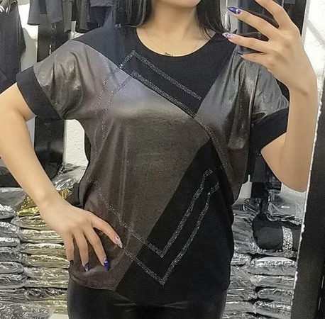 БЛУЗКИ, ОФОРМЛЕННЫЕ МЕТАЛЛОМ И БЛОКОМ