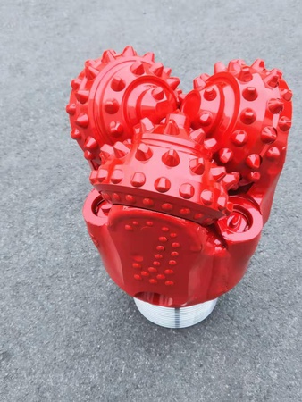 Трехконусное буровое долото для скальных пород 9 1/2 дюйма IADC537 TCI