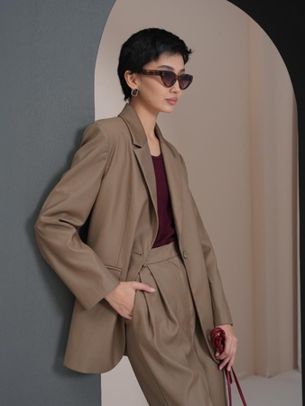 Деловой костюм J-98