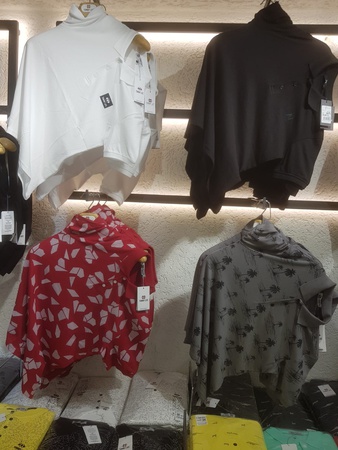 Polo gömlek yaka thşirt %100 pamuk ürünlerimiz 1.kalitedir memnun kalmadığınız ürünü iade ve değişim hakkınız vardır.