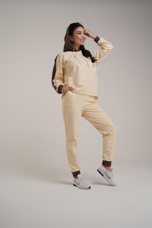 Kombine kapüşonlu kadın eşofmanı