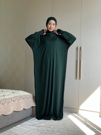 Платье с пришитой балаклавой