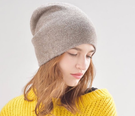 Yapay elmaslı kadın bere şapka