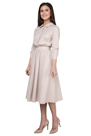 Платье с круглым отложным воротничком