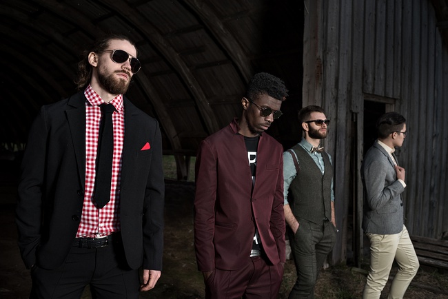 мужские костюмы