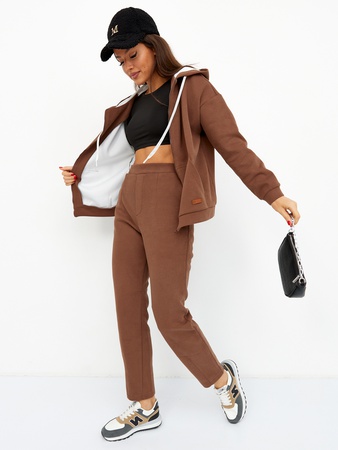 Женский спортивный костюм