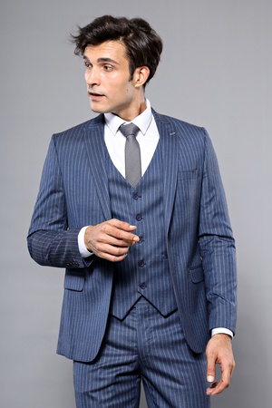 Классический костюм тройка в полоску темно-синего цыета  TK-62120-168-21