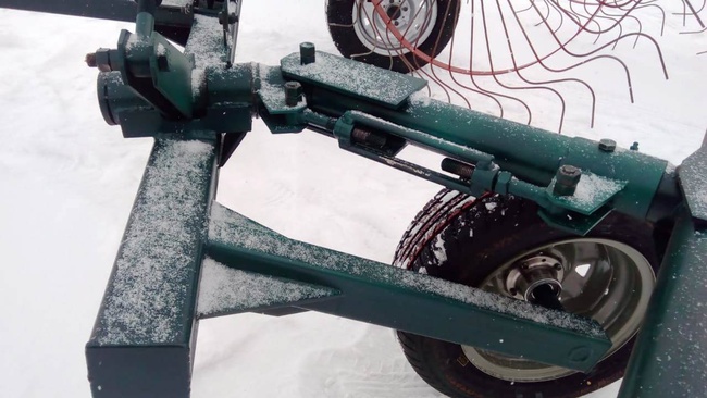 Грабли ворошилки валковые ГВВ - 6.1 (со средним колесом)