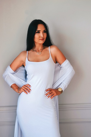 Bella elbise ve pelerinden iki parça