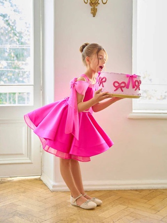 Платье нарядное с пышной атласной юбкой и бантами на плечах