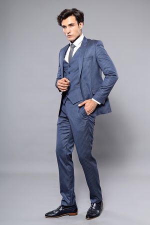 Классический костюм тройка в полоску темно-синего цыета  TK-62120-168-21