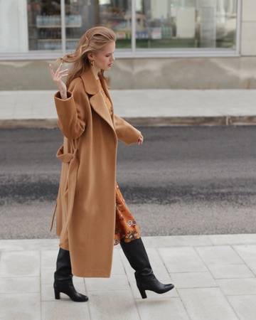 Şal yakalı, omzu açık anvelop ceket