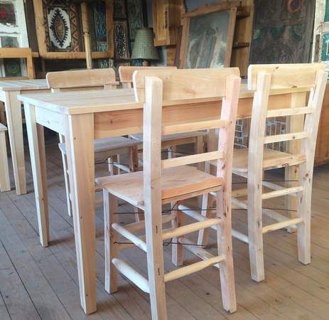 rustik country style table and chairs/ folding plywood chairs
