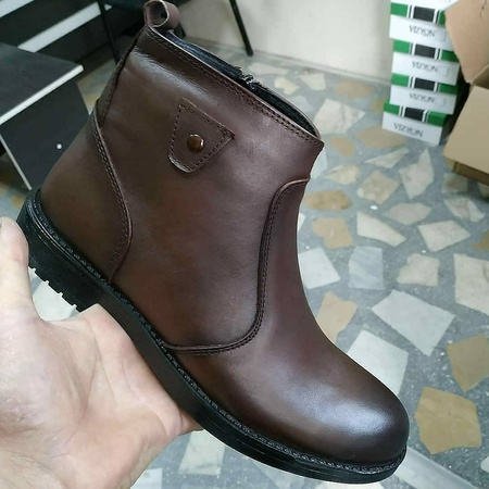 Erkek ayakkabıları satıyorum. Üretim Türkiye.