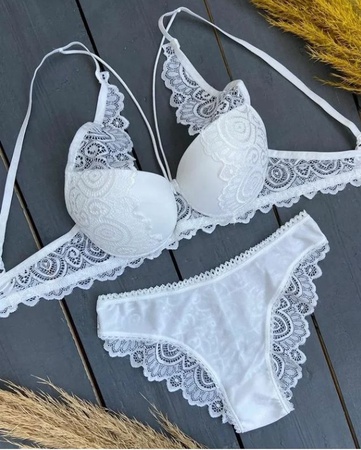 Модель называется Балконет в комплекте