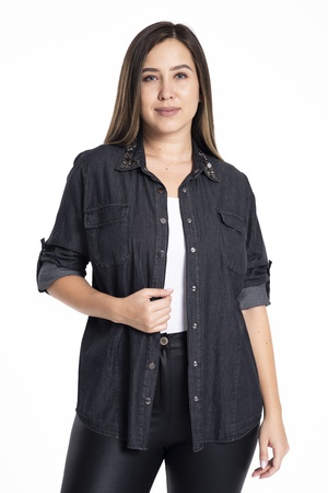 Джинсовая рубашка с бисером большого размера