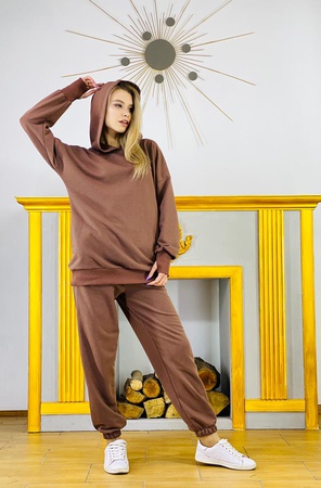 Женский спортивный костюм