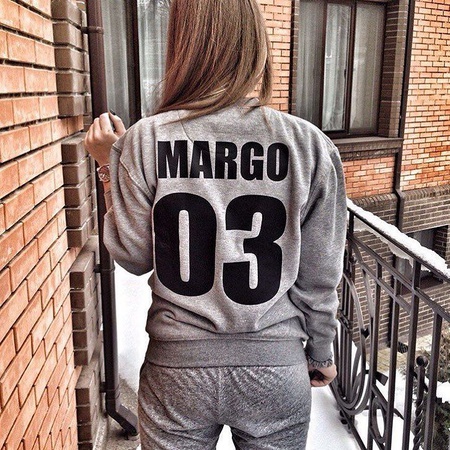 Женский именной свитшот с номером