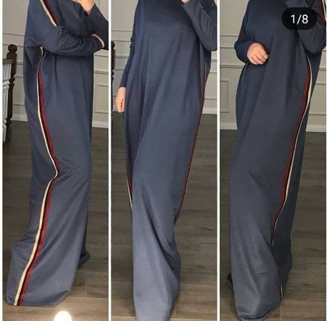 Платье спортивное с лампасами