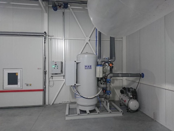 CO2 scrubber (carbon dioxide adsorber)