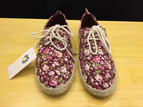 Quality stylish women footwear