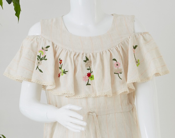 Комбинезон для девочек с вышивкой с низким рукавом