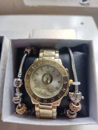 PANDŎRA'dan saatler