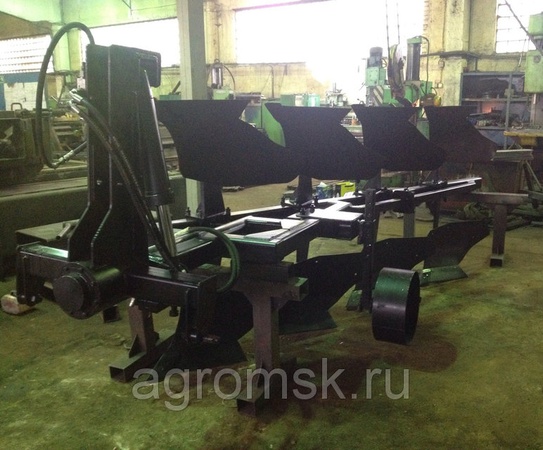 Плуг оборотный четырехкорпусный ПНО-35х3+1