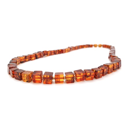 Kehribar boncuklar küp