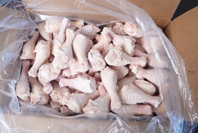 Целая курица и разделанная продукция, возможна изготовление упаковки по вашему запросу.
