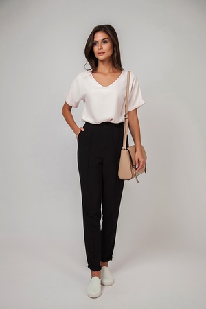 Блуза - футболка с V - вырезом