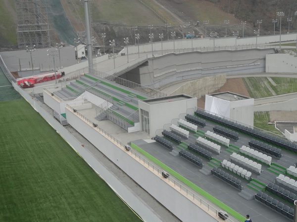 Tribün katlanabilir