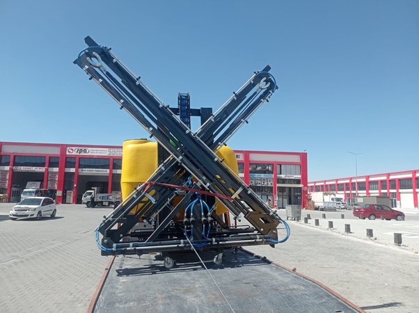 Машины для опрыскивания и внесения удобрений.